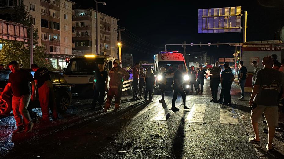 Kırmızı Işık İhlali Nedeniyle Meydana Gelen Trafik Kazasında 1'i Ağır 5 Yaralı