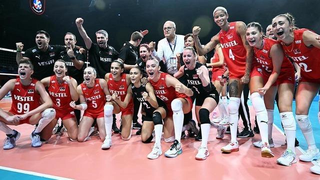 Üç Yıl Önce Bugün: Türkiye Kadın Voleybol Takımı Tarih Yaratmaya Devam Ediyor