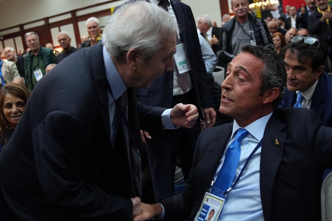 F.Bahçe'nin eski başkanları arasındaki diyalog dikkat çekti! Aziz Yıldırım makası Ali Koç'un yanağından aldı: 