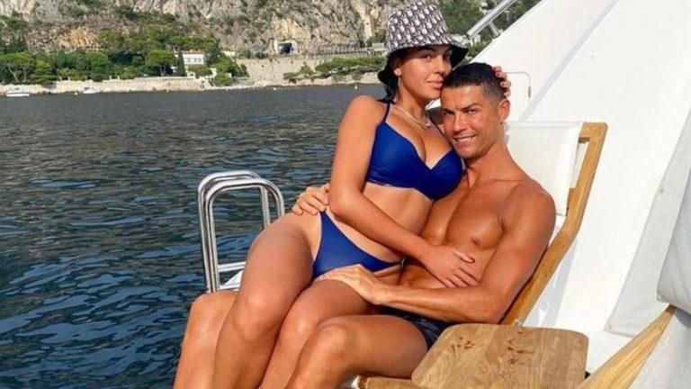 Ronaldo’nun nişanlısı Georgina Rodriguez’in derin dekolteli elbisesi eleştirildi